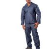 Macacão profissional em denim resistente, com corte amplo para máxima liberdade de movimentos e reforços estratégicos para durabilidade em ambientes de trabalho exigentes.
